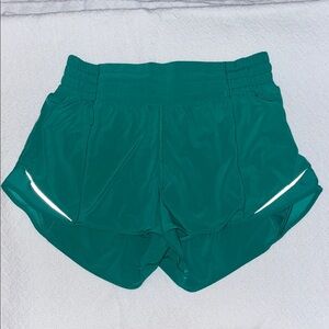 Kelly Green Lululemon Hotty Hot High Rise 2.5in Shorts